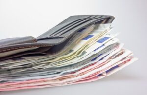 Mehr über den Artikel erfahren Plumps – umgefallen